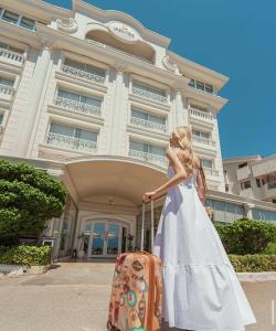 Vad kostar en Nobelklänning?